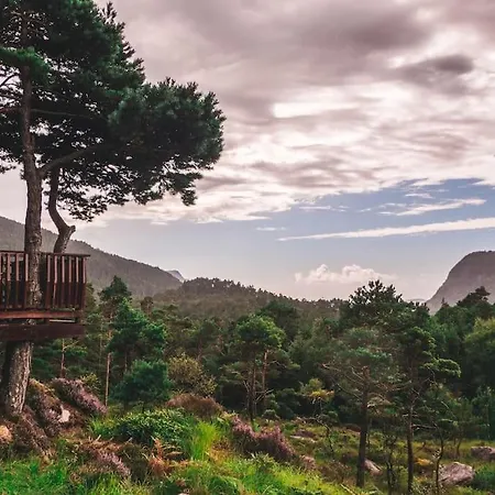Cozy Close To With A Stunning View *